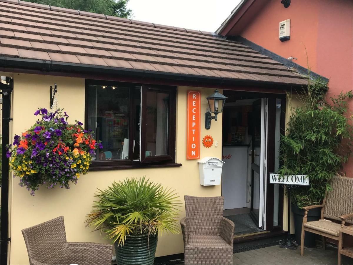 Pet Friendly Riverside Static Caravan Cheddar Eksteriør billede